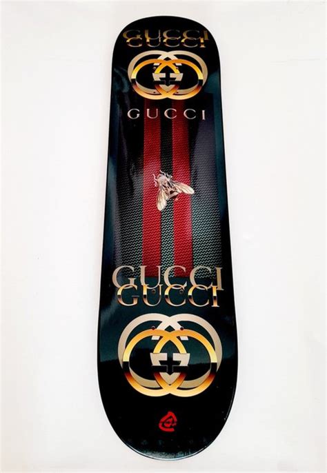 grippe de skate gucci|black Gucci skateboard.